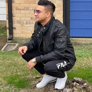 Meet your Posher, Ricardo javier